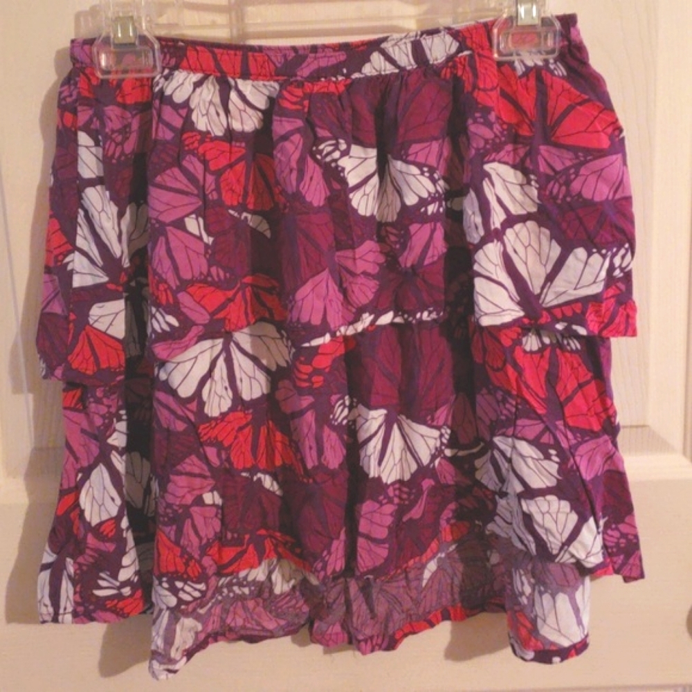 🌴 NWOT Butterfly Ruffle Skirt